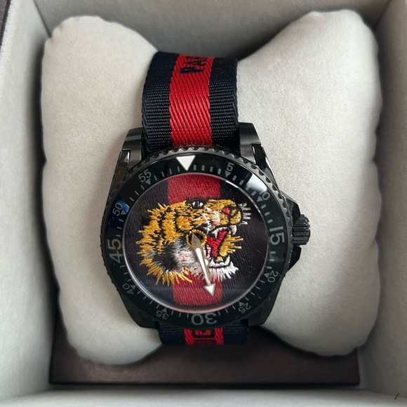 Gucci Black and Red Watch with Tiger Embroidery - Picture 2 of 6